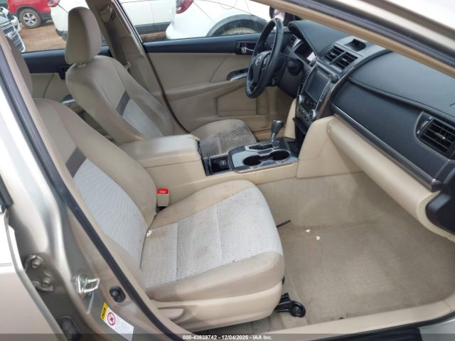 Toyota Camry Xle Image 6