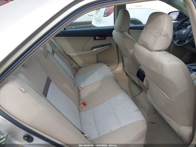 Toyota Camry Xle Image 14