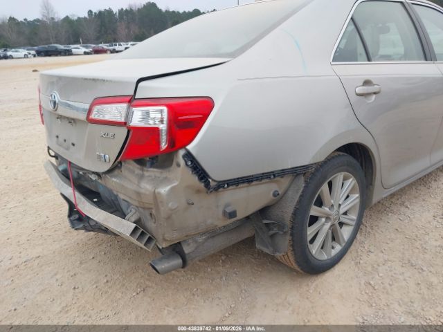 Toyota Camry Xle Image 12