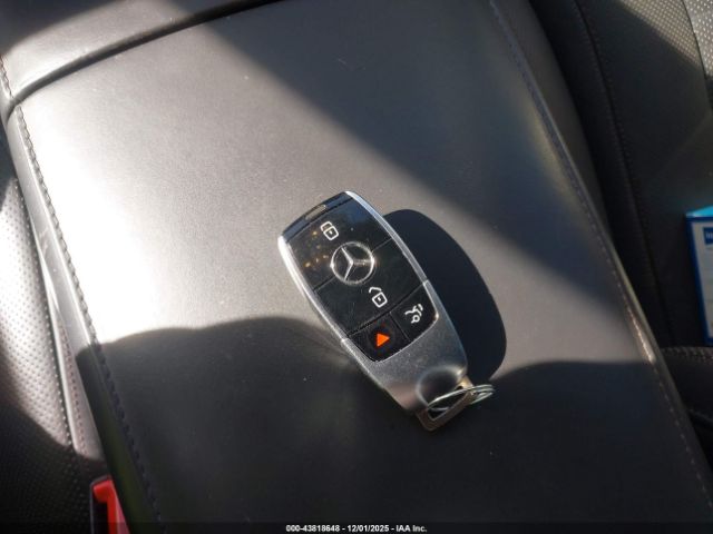 Mercedes-Benz S-Class 4matic Image 9