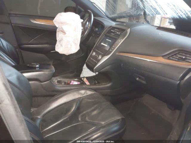 Lincoln MKC Reserve Image 2