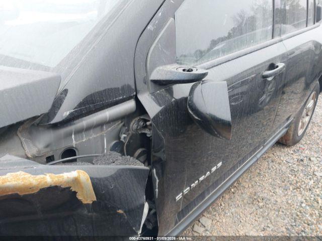 Jeep Compass Latitude Fwd Image 17