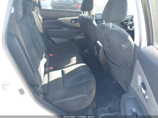 Nissan Murano S Image 12