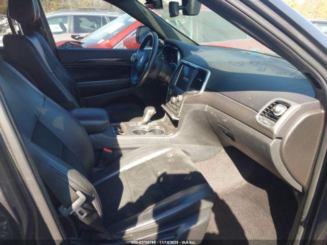 Jeep Grand Cherokee Altitude 4x4 Image 10