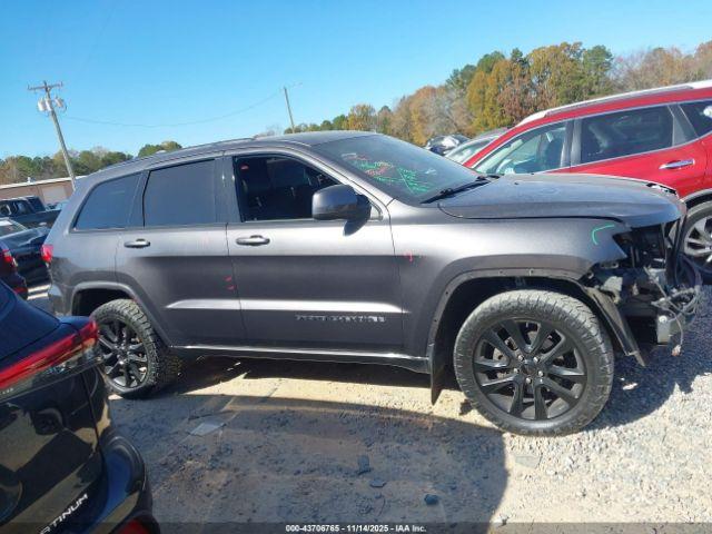 Jeep Grand Cherokee Altitude 4x4 Image 2