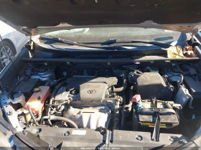 Toyota RAV4 Le Image 11