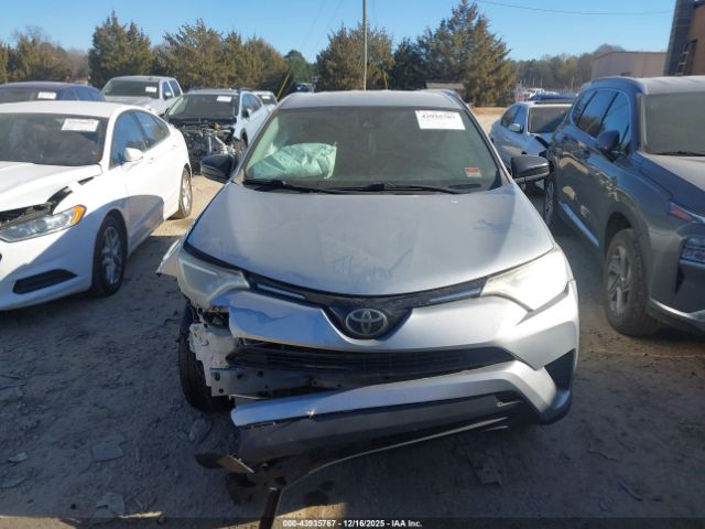 Toyota RAV4 Le Image 16