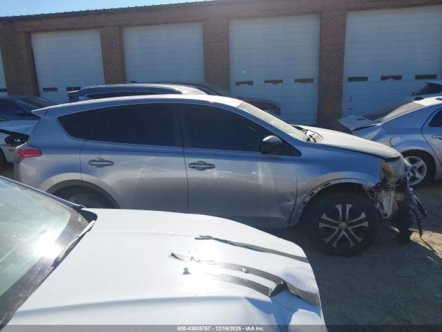 Toyota RAV4 Le Image 14