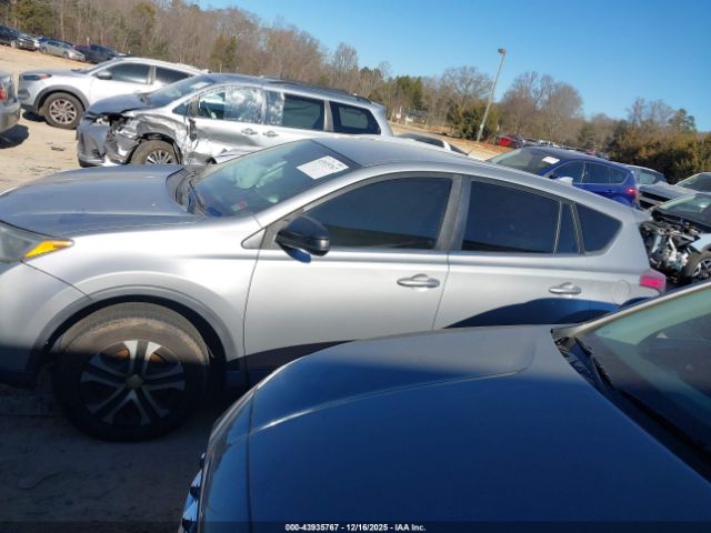 Toyota RAV4 Le Image 7