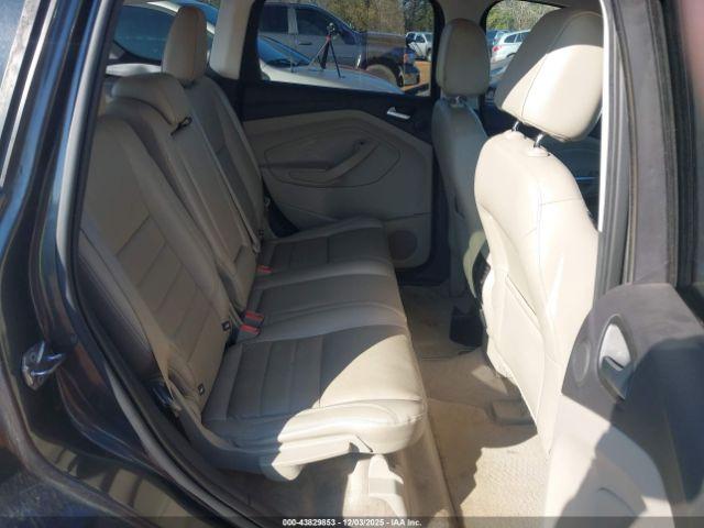 Ford Escape Titanium Image 8