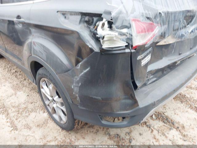 Ford Escape Titanium Image 16