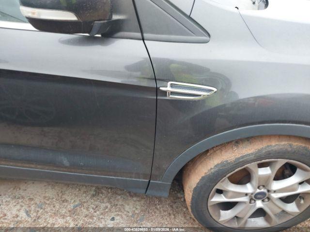 Ford Escape Titanium Image 15