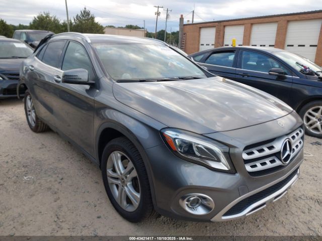 Mercedes-Benz GLA 4matic Image 1