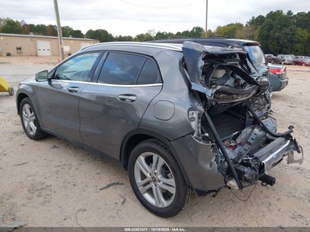 Mercedes-Benz GLA 4matic Image 7