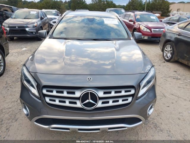 Mercedes-Benz GLA 4matic Image 18