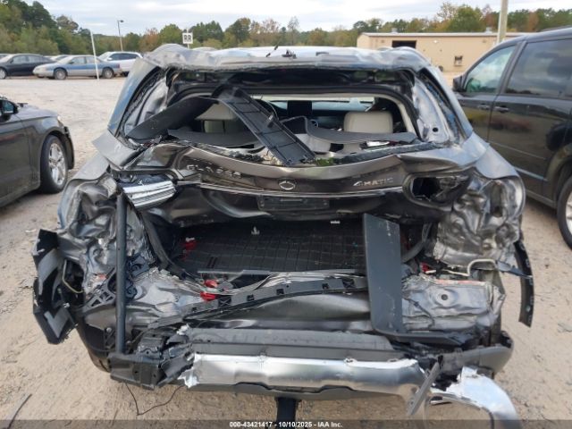 Mercedes-Benz GLA 4matic Image 14