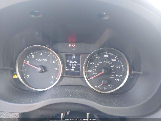 Subaru Crosstrek 2.0i Limited Image 4