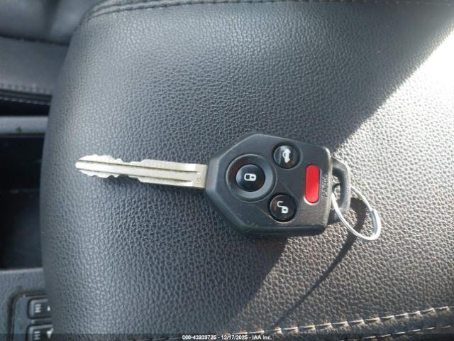 Subaru Crosstrek 2.0i Limited Image 8