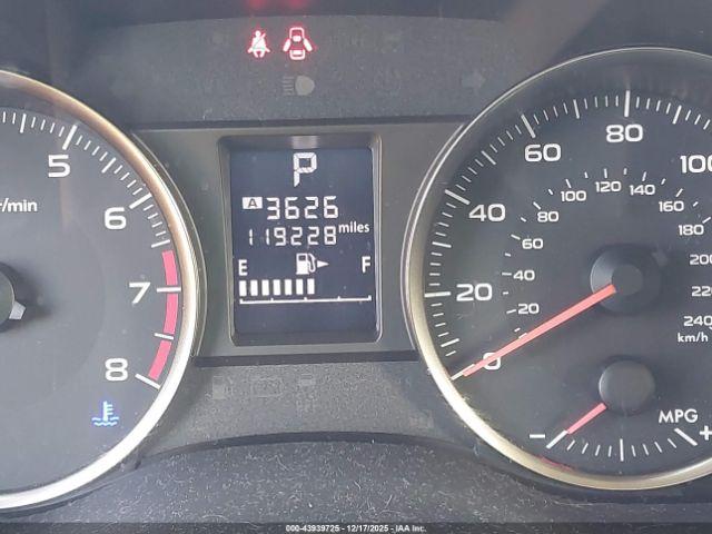 Subaru Crosstrek 2.0i Limited Image 17