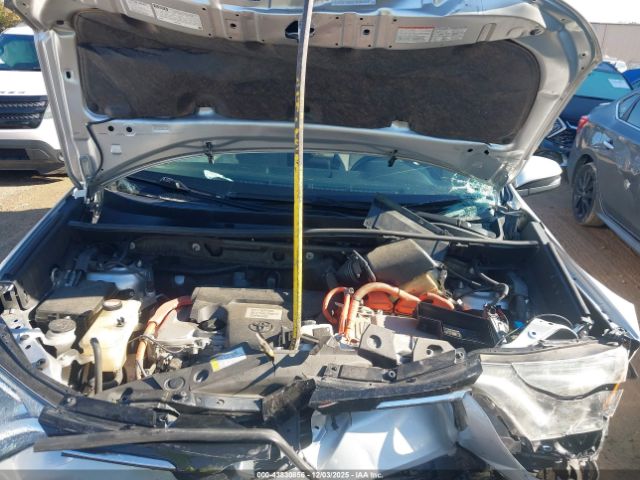 Toyota RAV4 Xle Image 2