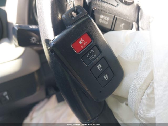 Toyota RAV4 Xle Image 13