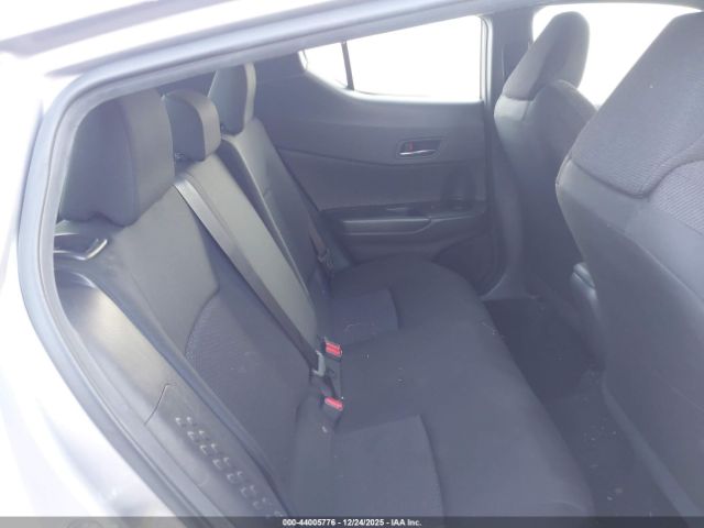 Toyota C-HR Xle Image 13