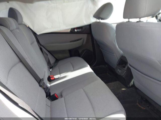 Subaru Outback 2.5i Premium Image 10