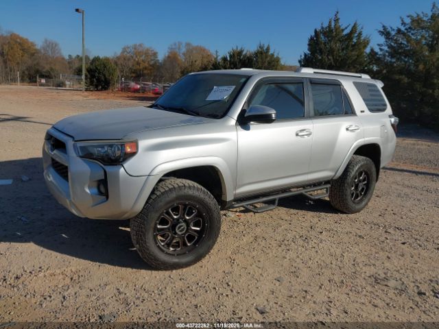 Toyota 4Runner Sr5 Image 2