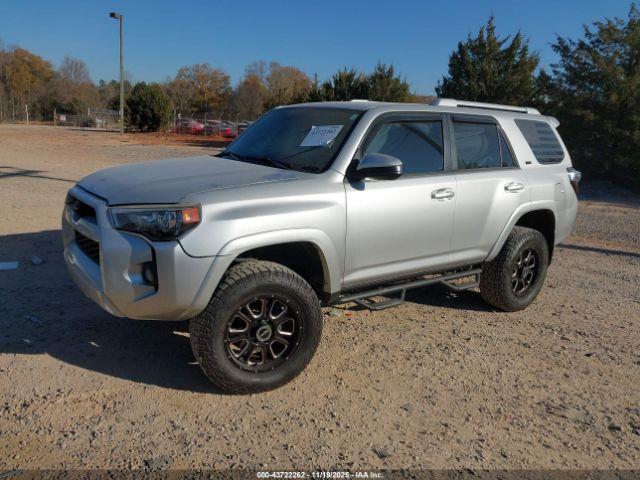 Toyota 4Runner Sr5 Image 2