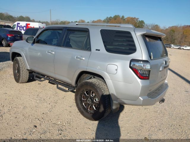 Toyota 4Runner Sr5 Image 5