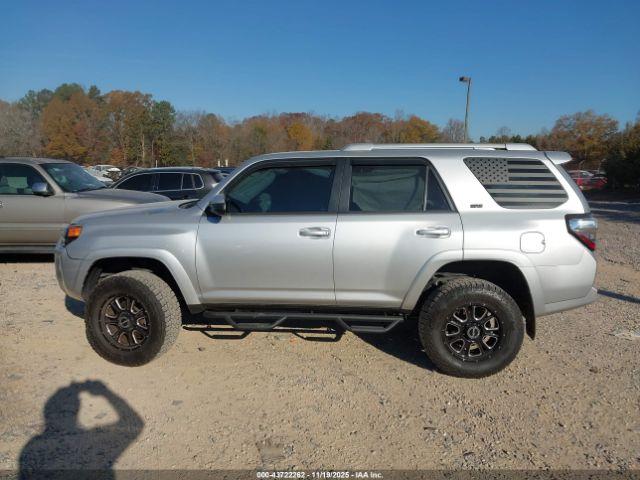 Toyota 4Runner Sr5 Image 17