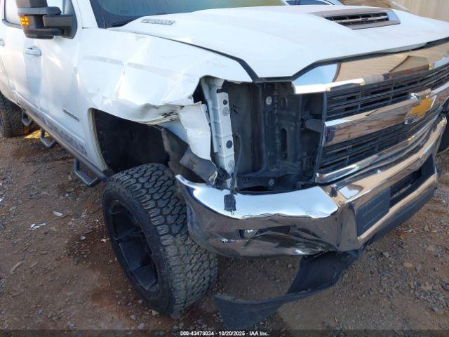 Chevrolet Silverado 2500 Lt Image 11