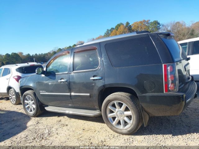GMC Yukon Denali Image 20