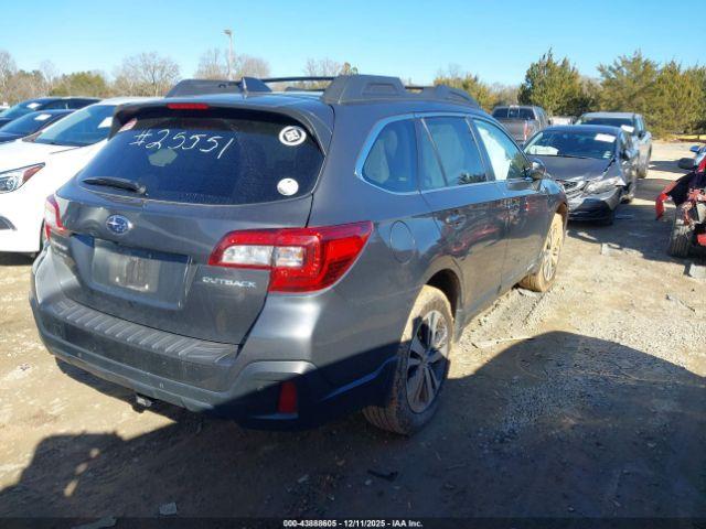 Subaru Outback 2.5i Limited Image 8