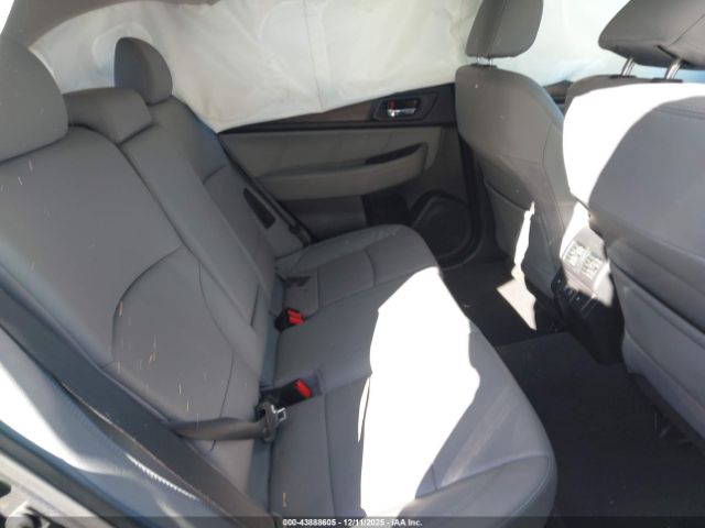 Subaru Outback 2.5i Limited Image 13