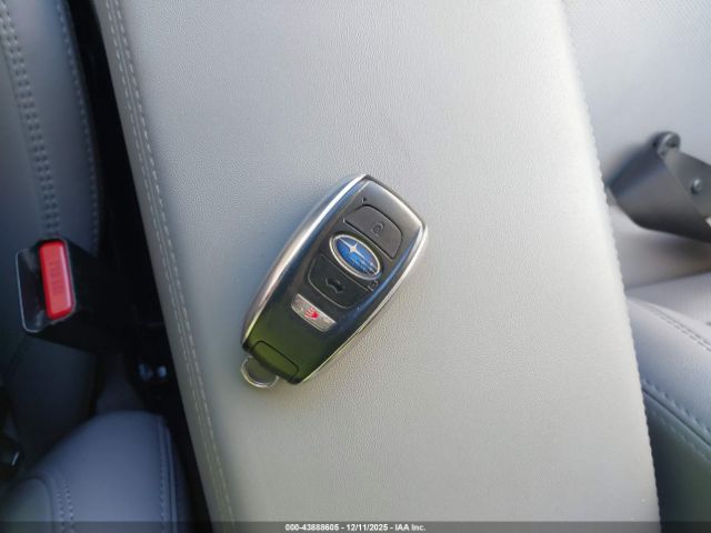 Subaru Outback 2.5i Limited Image 16