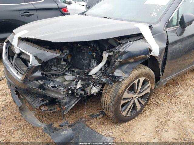 Subaru Outback 2.5i Limited Image 10