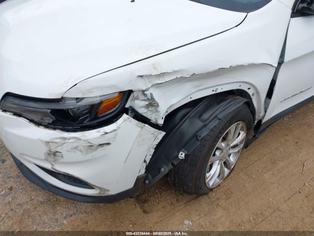 Jeep Cherokee Latitude 4x4 Image 4