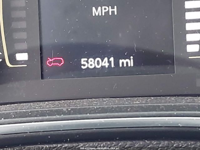 Jeep Cherokee Latitude 4x4 Image 14