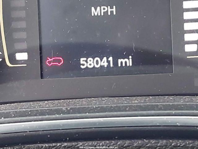 Jeep Cherokee Latitude 4x4 Image 14