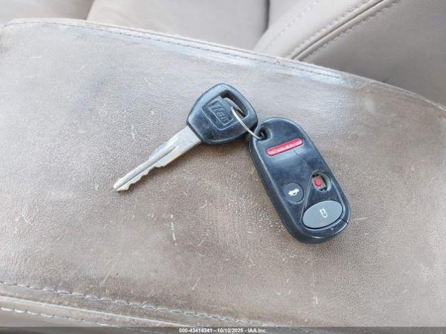 Acura TL 3.2 Image 8