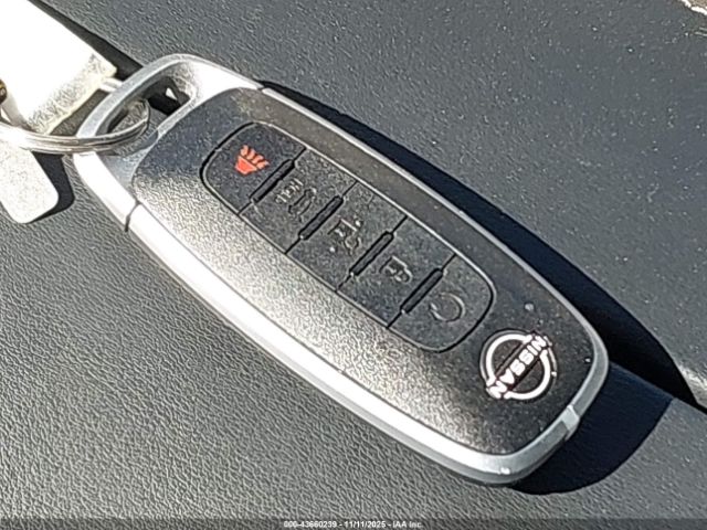 Nissan Rogue Sv Intelligent Awd Image 9