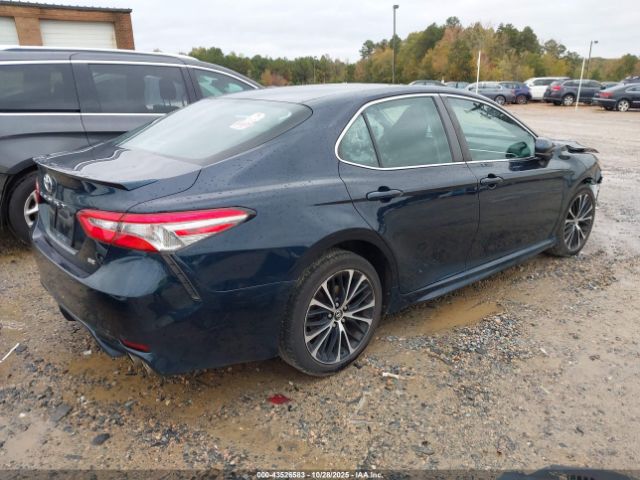 Toyota Camry Se Image 5