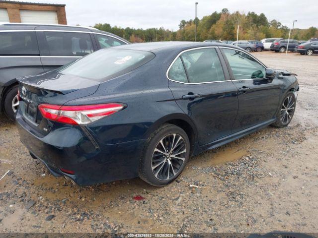 Toyota Camry Se Image 5