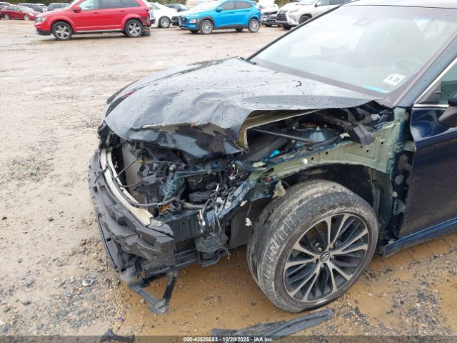 Toyota Camry Se Image 4