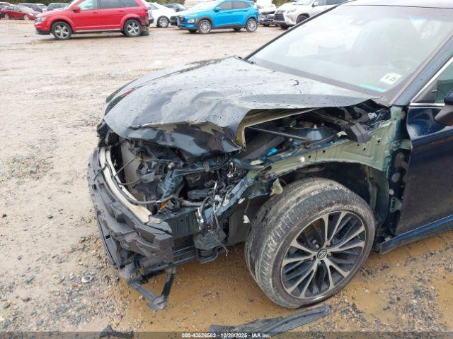 Toyota Camry Se Image 4