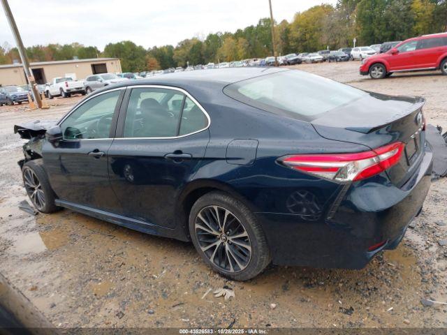 Toyota Camry Se Image 13