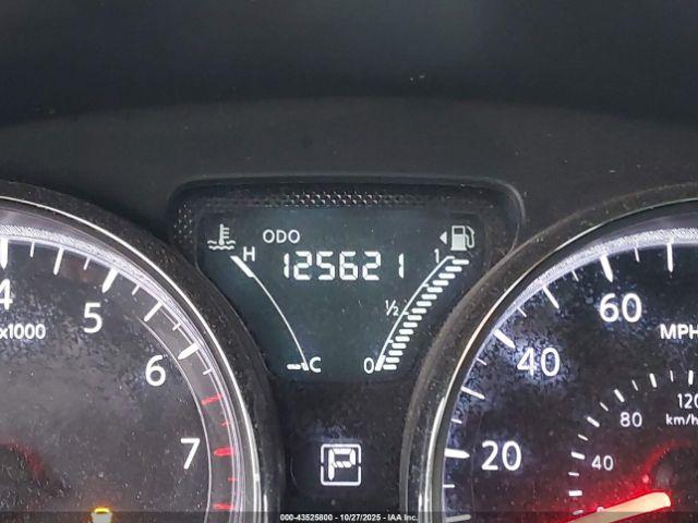 Nissan Versa 1.6 Sv Image 10