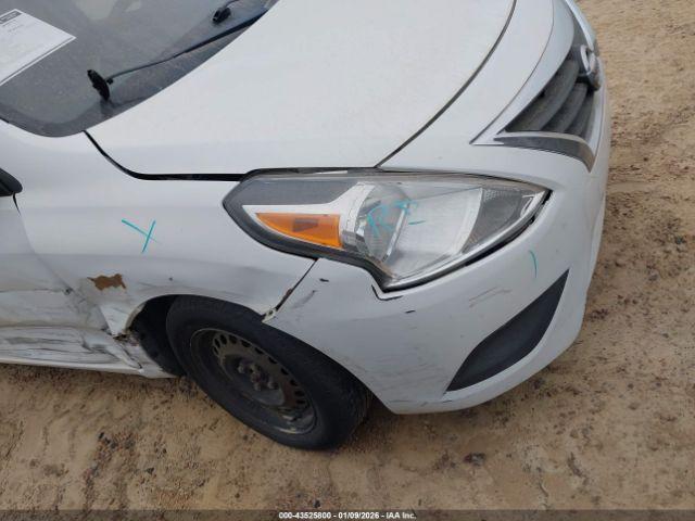 Nissan Versa 1.6 Sv Image 3