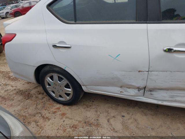 Nissan Versa 1.6 Sv Image 2